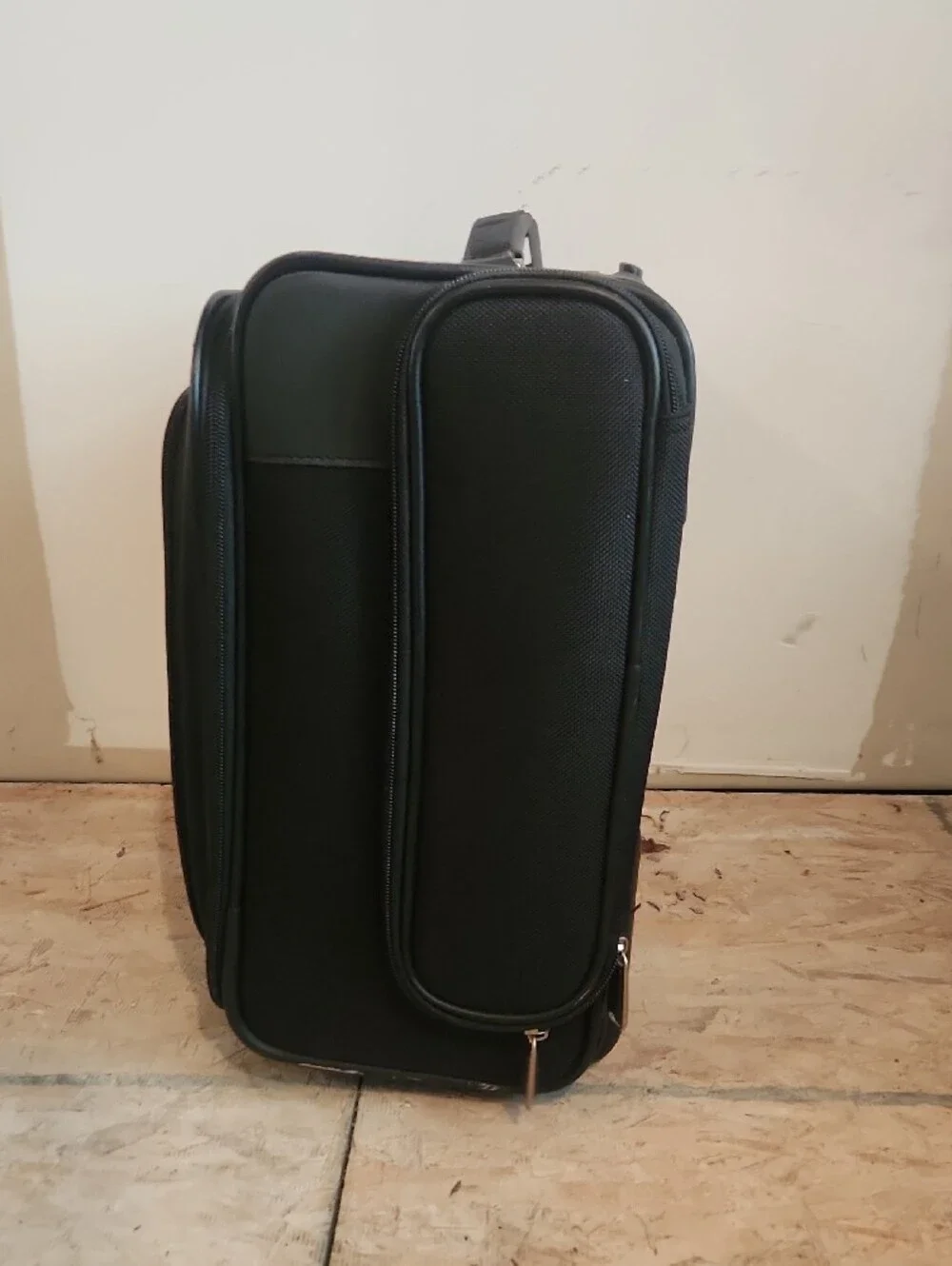 Samsonite Black Laptop Briefcase with Front Pocket And Side Laptop Access